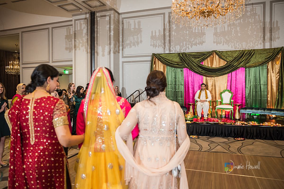 Mehndi ceremony hi-res stock photography and images - Page 2 - Alamy